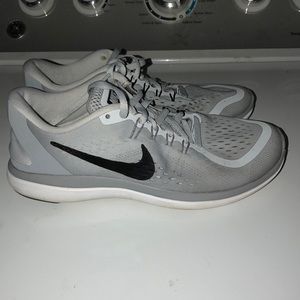 Nike tennis shoes